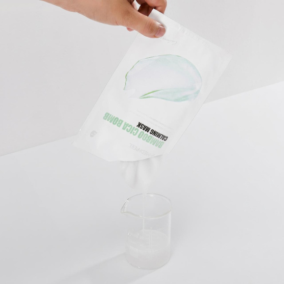 Успокаивающая маска с центеллой и бамбуком MEDIPEEL⁺ Bamboo Cica Bomb Calming Mask (25мл) | Ecoplace