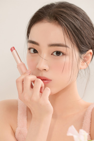 Глянцевая помада для&nbsp;губ DASIQUE Mood Glow Lipstick (3г) | Ecoplace