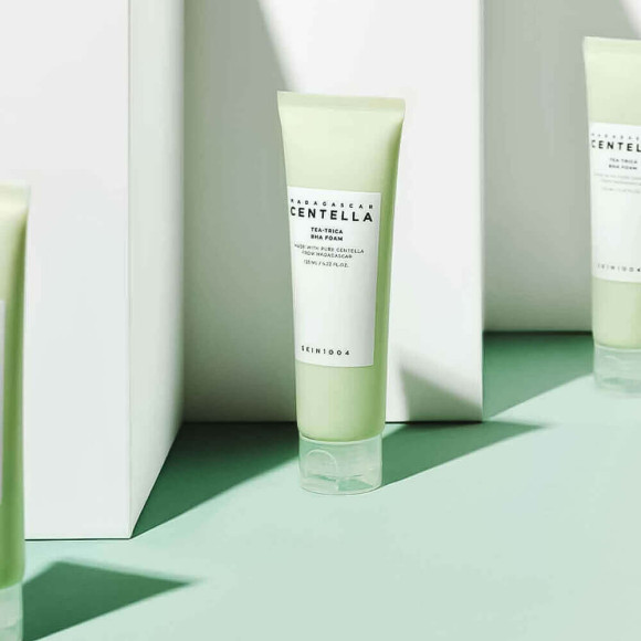 Очищающаю пенка с чайным деревом SKIN1004 Madagascar Centella Tea‑Trica Bha Foam (125мл) | Ecoplace