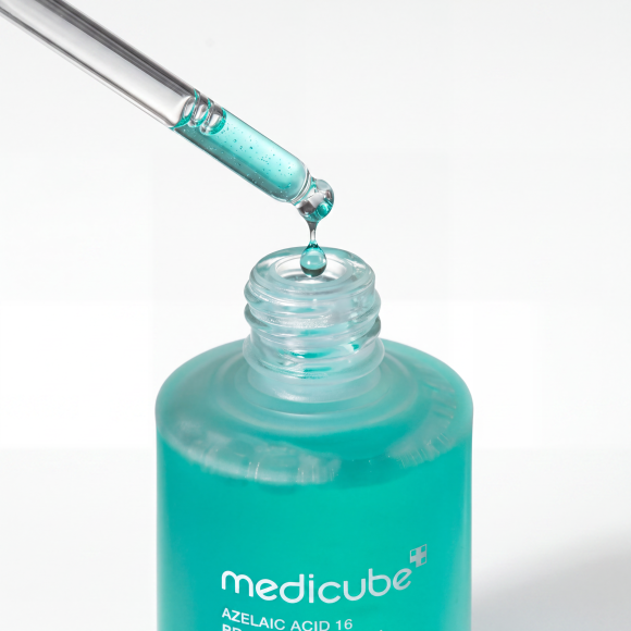 Успокаивающая сыворотка с 16% азелаиновой кислоты Medicube Azelaic Acid 16 Calming Serum (30мл) | Ecoplace