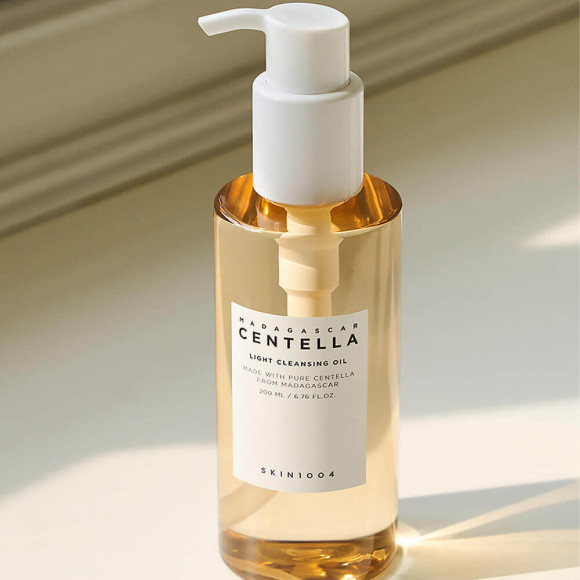 Гидрофильное масло с экстрактом центеллы SKIN1004 Madagascar Centella Light Cleansing Oil (200мл) | Ecoplace