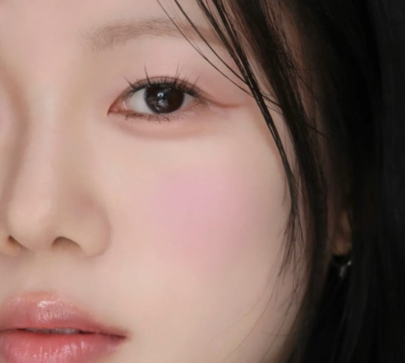 Моно‑румяна для&nbsp;лица WAKEMAKE Sheer Breeze Blusher (5г) | Ecoplace