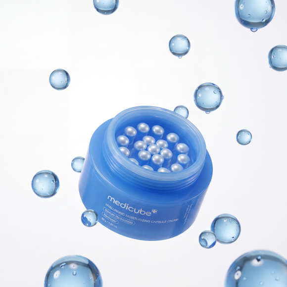 Увлажняющий капсульный крем с&nbsp;пантенолом Medicube Hyaluronic Moisturizing Capsule Cream (55гр) | Ecoplace
