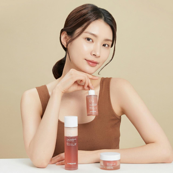 Сыворотка с&nbsp;комбучей и&nbsp;липосомальными церамидами MEDIPEEL⁺ Hyal Kombucha Tea‑Tox Ampoule (50мл) | Ecoplace