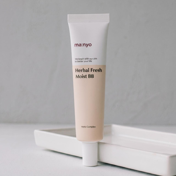 Увлажняющий ВВ‑крем MANYO Herbal Fresh Moist BB&nbsp;(30г) | Ecoplace
